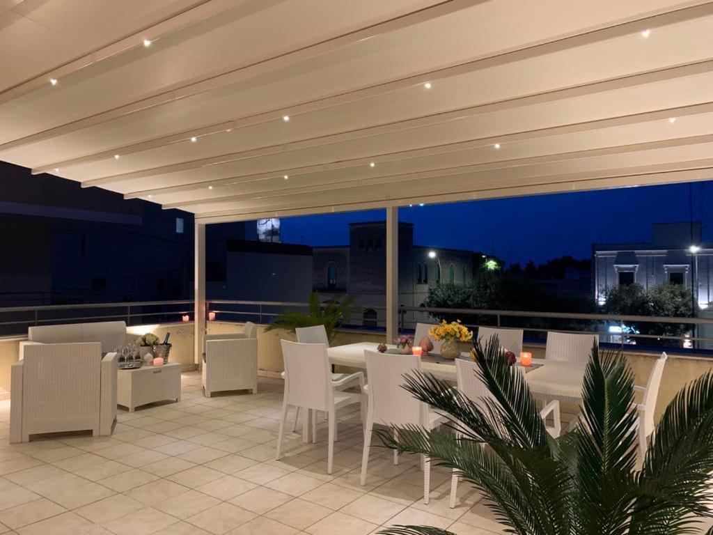 Roomy Apartment With Terrace & Parking Lecce Bagian luar foto